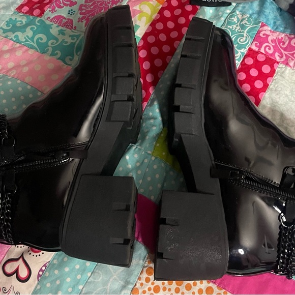 Torrid Wide witdth patent leather boots with chain detail. - Picture 7 of 9